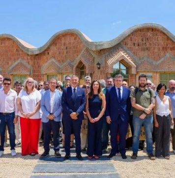 La Fundació Laboral de la Construcció de Catalunya inaugura la rehabilitació de la rèplica de les Escoles de la Sagrada Família a Badalona
